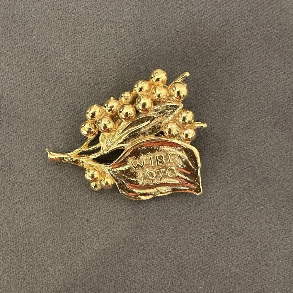 WIBC Women’s International Bowling Congress 1970‎ Gold Tone Darling Pin Brooch